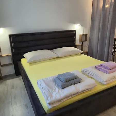 Ana * 고르니 카린