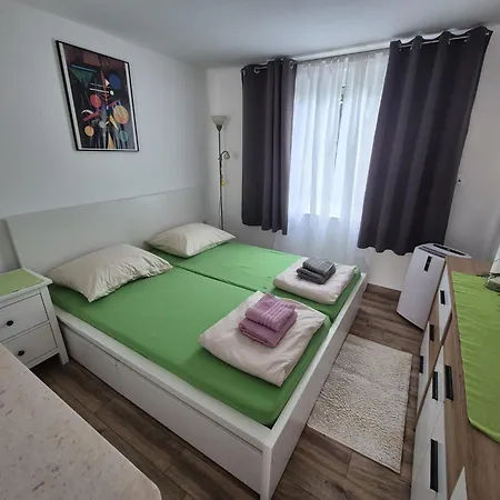 Ana 아파트 고르니 카린